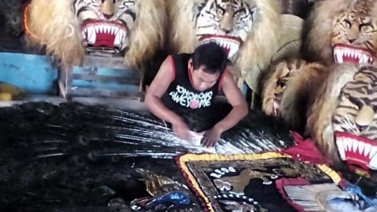 PENGRAJIN SENI REOG REKTO TRENGGONO