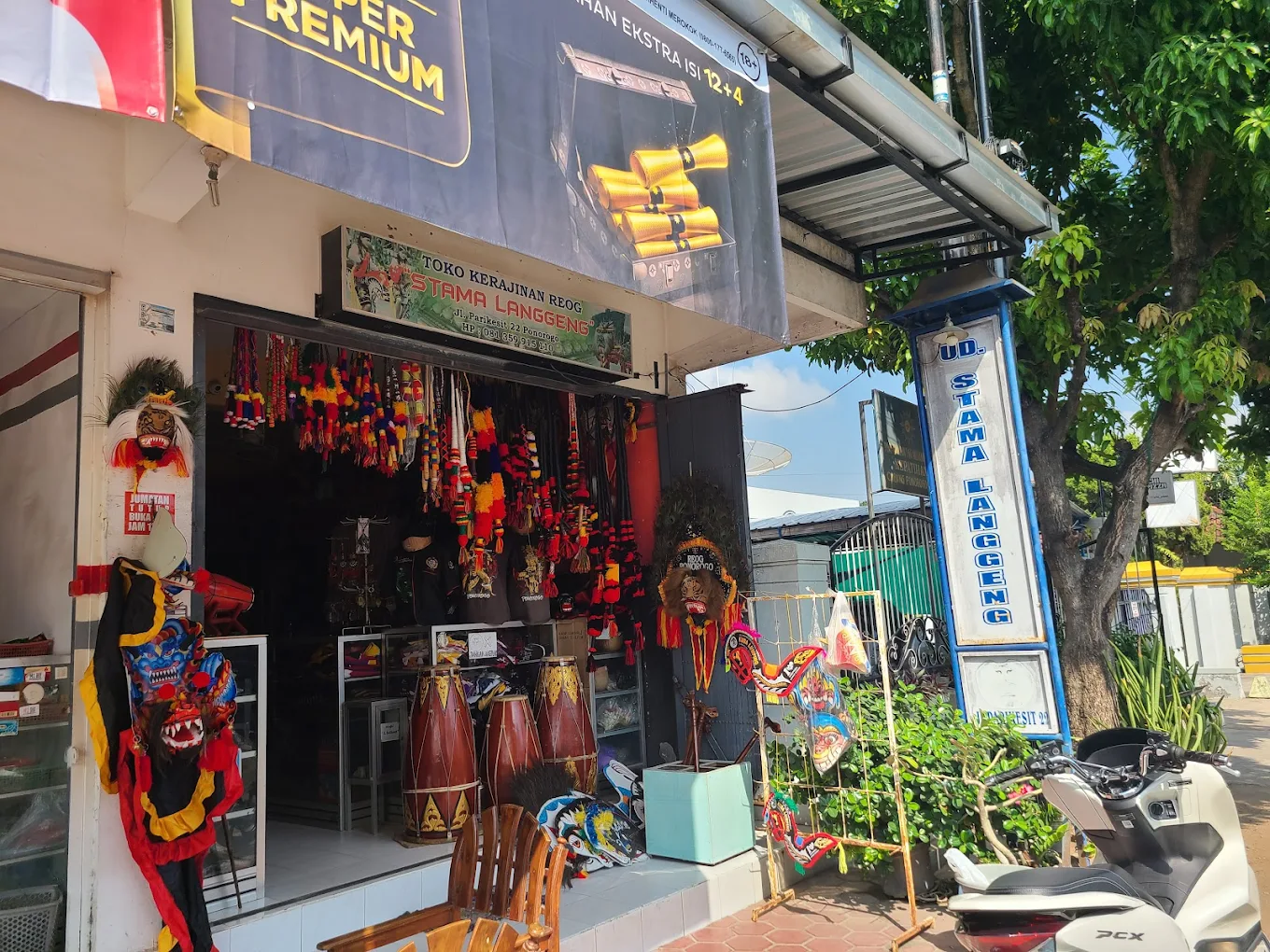 Toko Kerajinan Reog Stama Langgeng